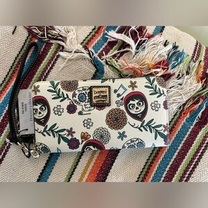 DOONEY & BOURKE COCO WRISTLET WALLET